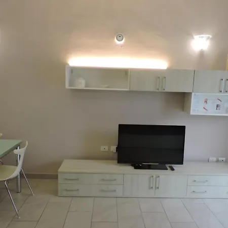 Monolocale Via Cerquiglia, 136 Appartement