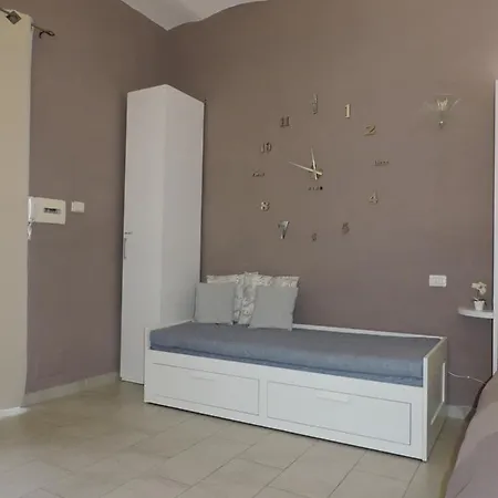 Apartamento Monolocale Via Cerquiglia, 136 *